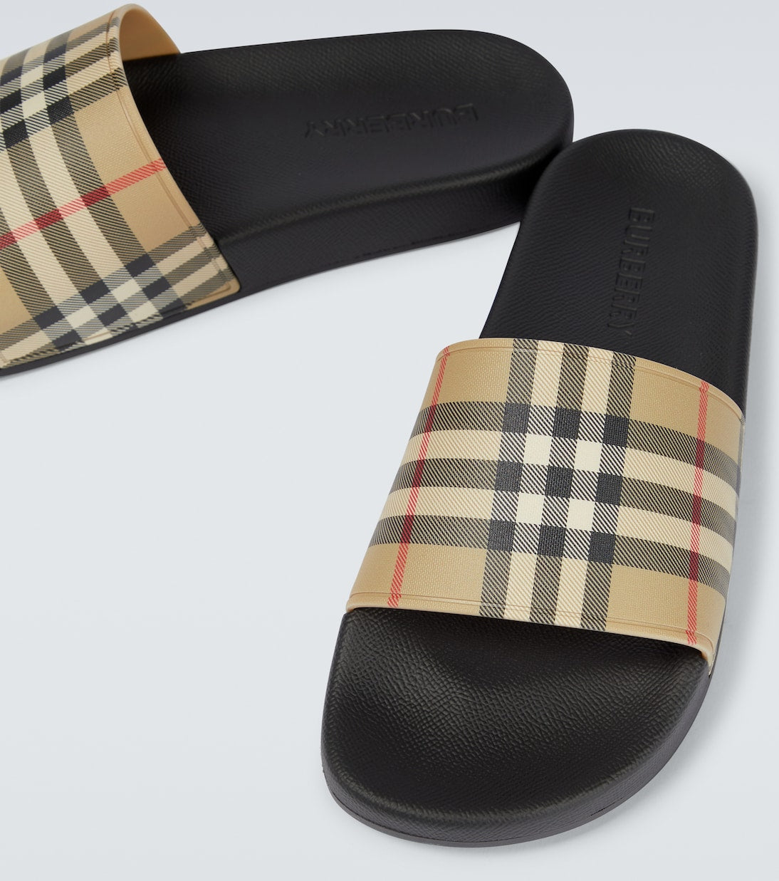 Burberry | כפכפים קלאסיים