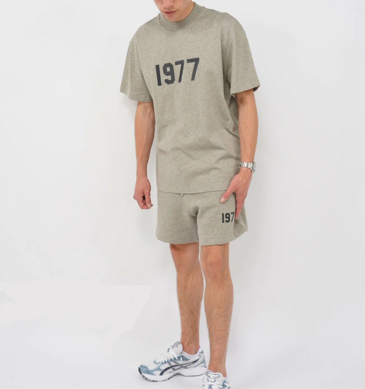 ESSENTIALS 1977 | חליפה קצרה - Grey